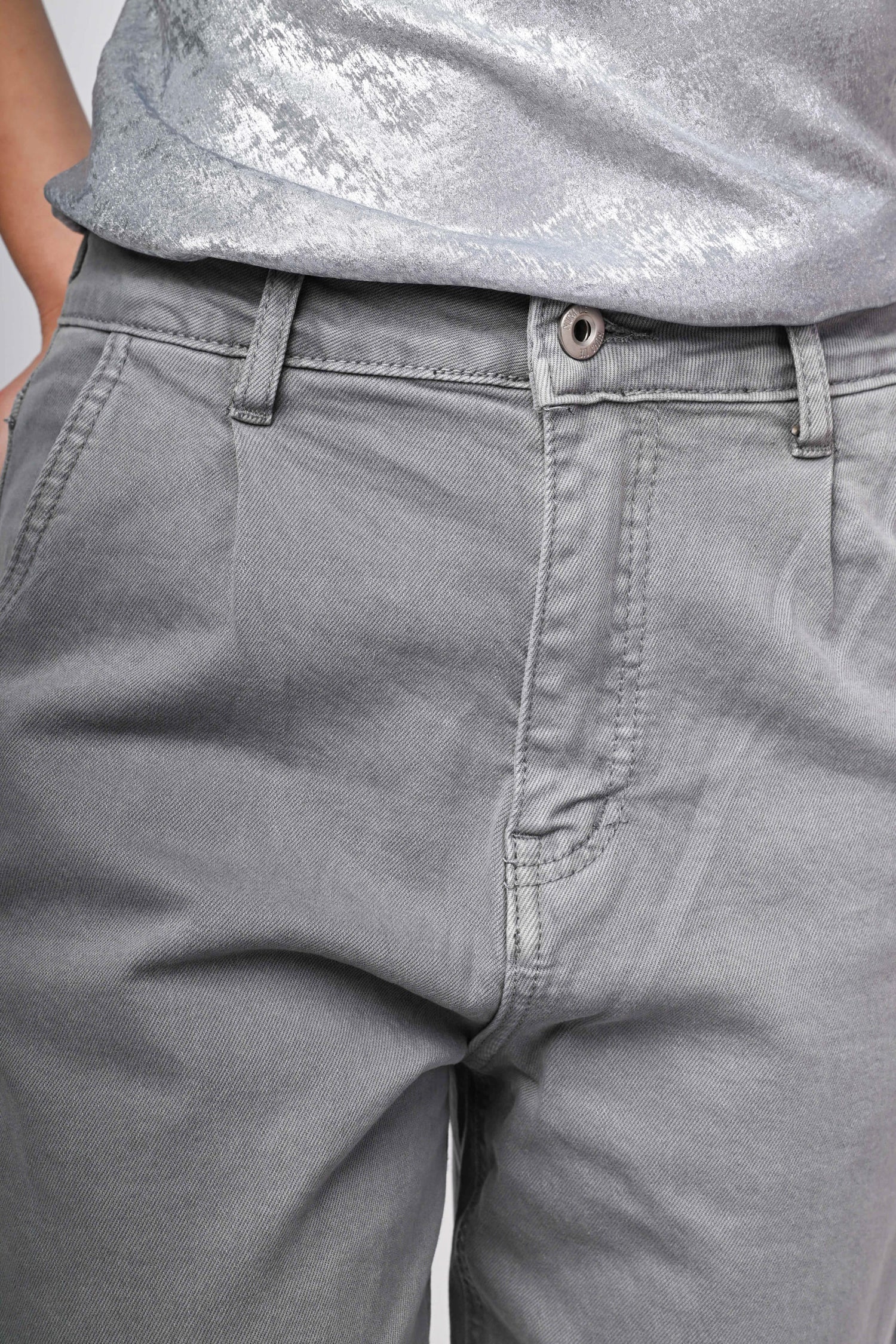 SJ652BI-24_4_4_02bd597a-b71a-4b80-b97d-2d55d0de4dea