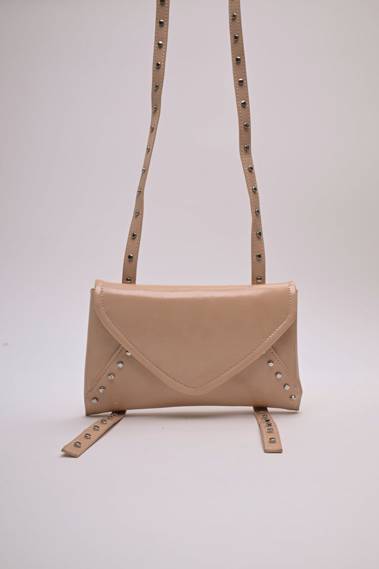 Borsa piccola nera con borchie decorative