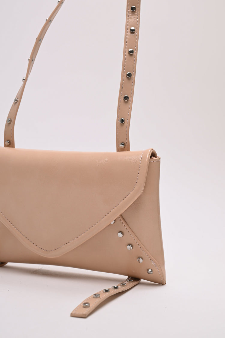 Borsa piccola nera con borchie decorative