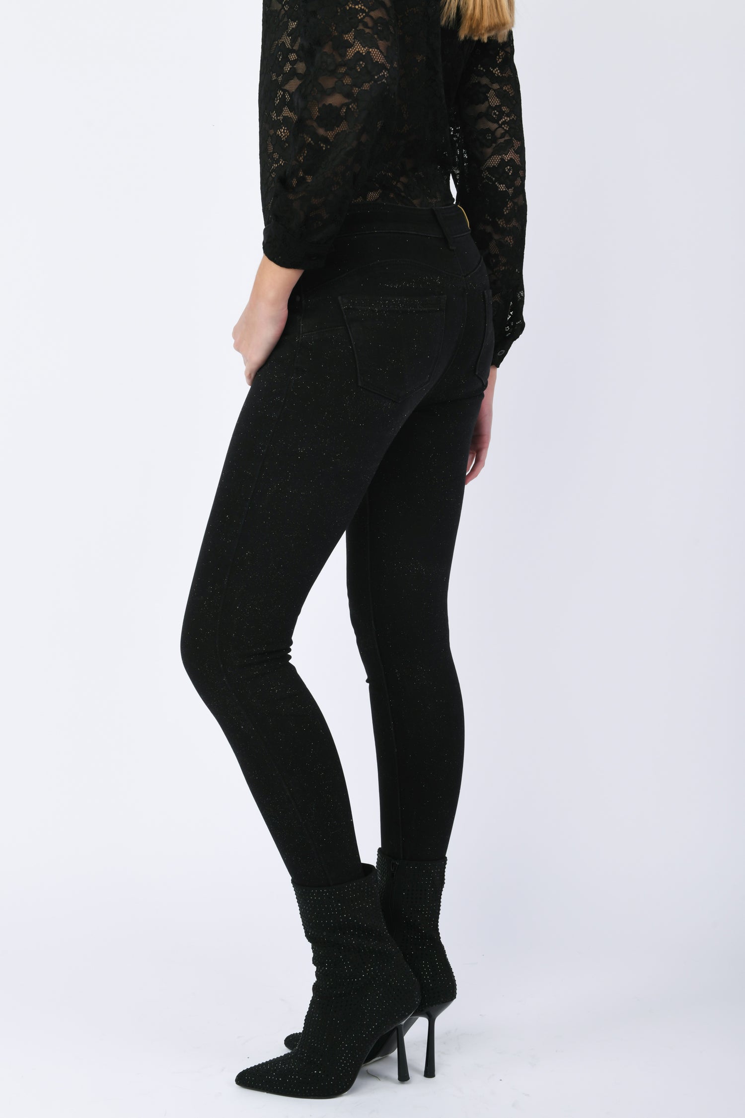 T0060Y4931NE-23_4_4_ddd4bf15-5558-4159-b132-78f105aebf3e