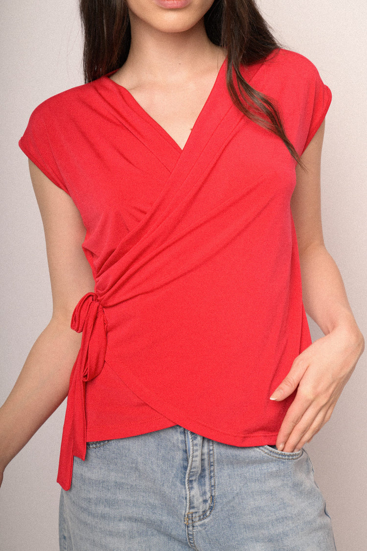 Top a portafoglio con laccetti rosso corallo
