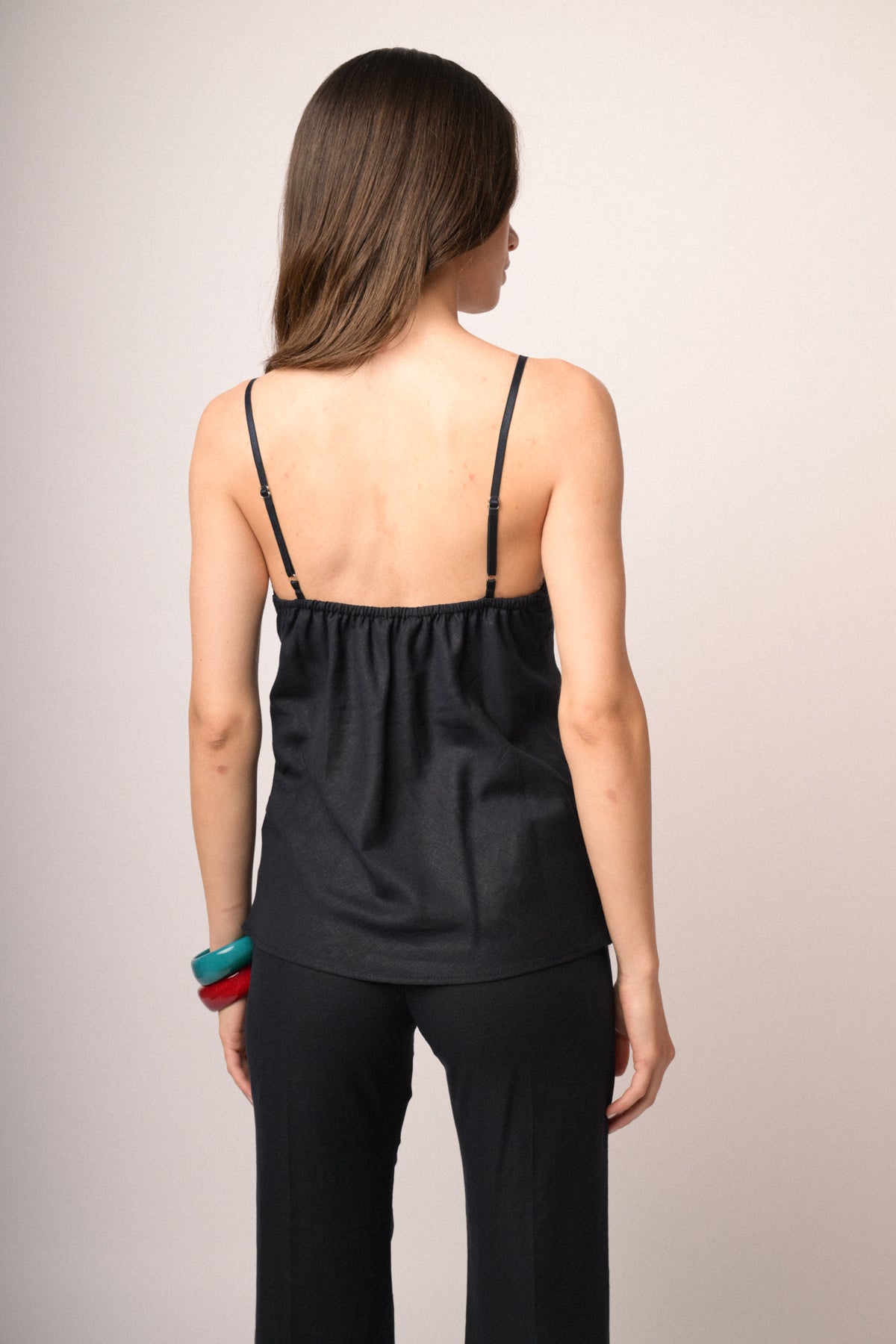 Top con pizzo misto lino