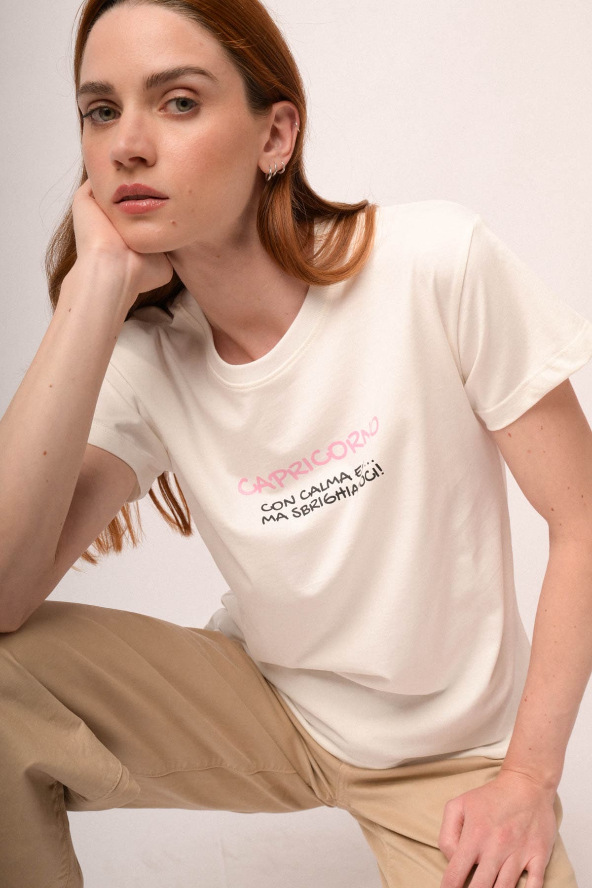 T shirt Capricorno in cotone bianco