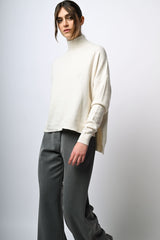 Lupetto oversize e asimmetrico