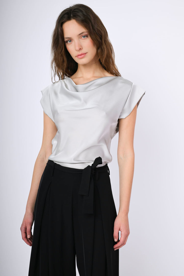 Top con scollo drappeggiato