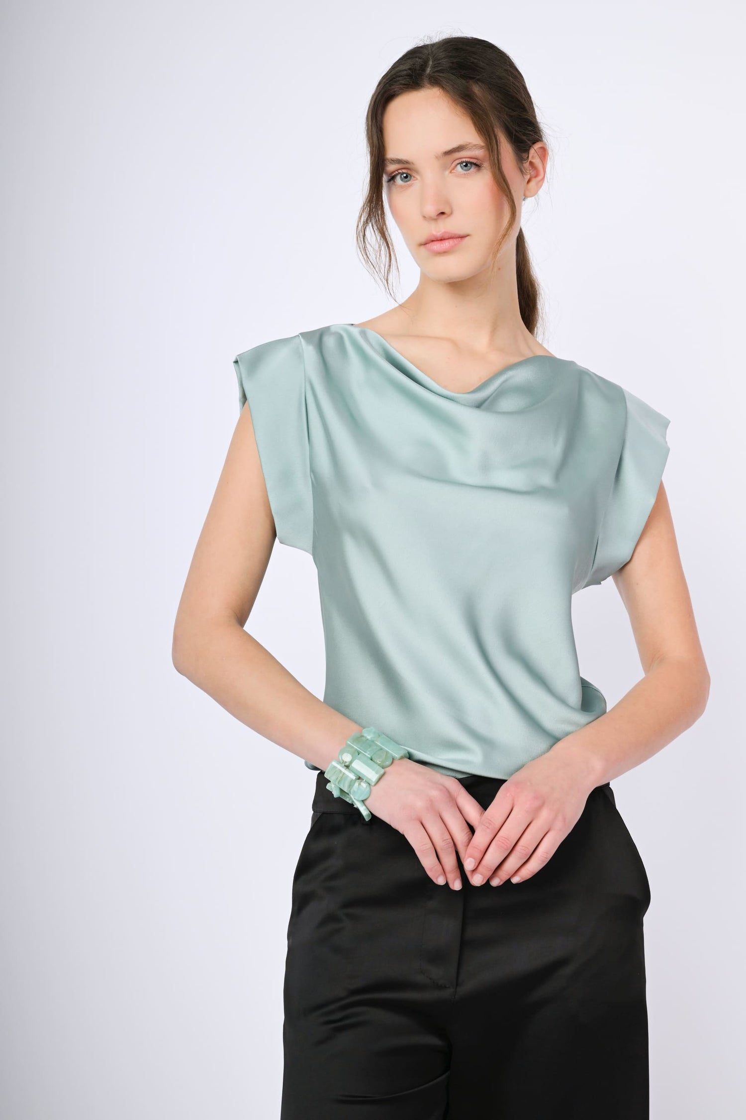 TF23107VE-24_1_1_500f960f-5c1d-4418-bc3b-f0e3129511a0