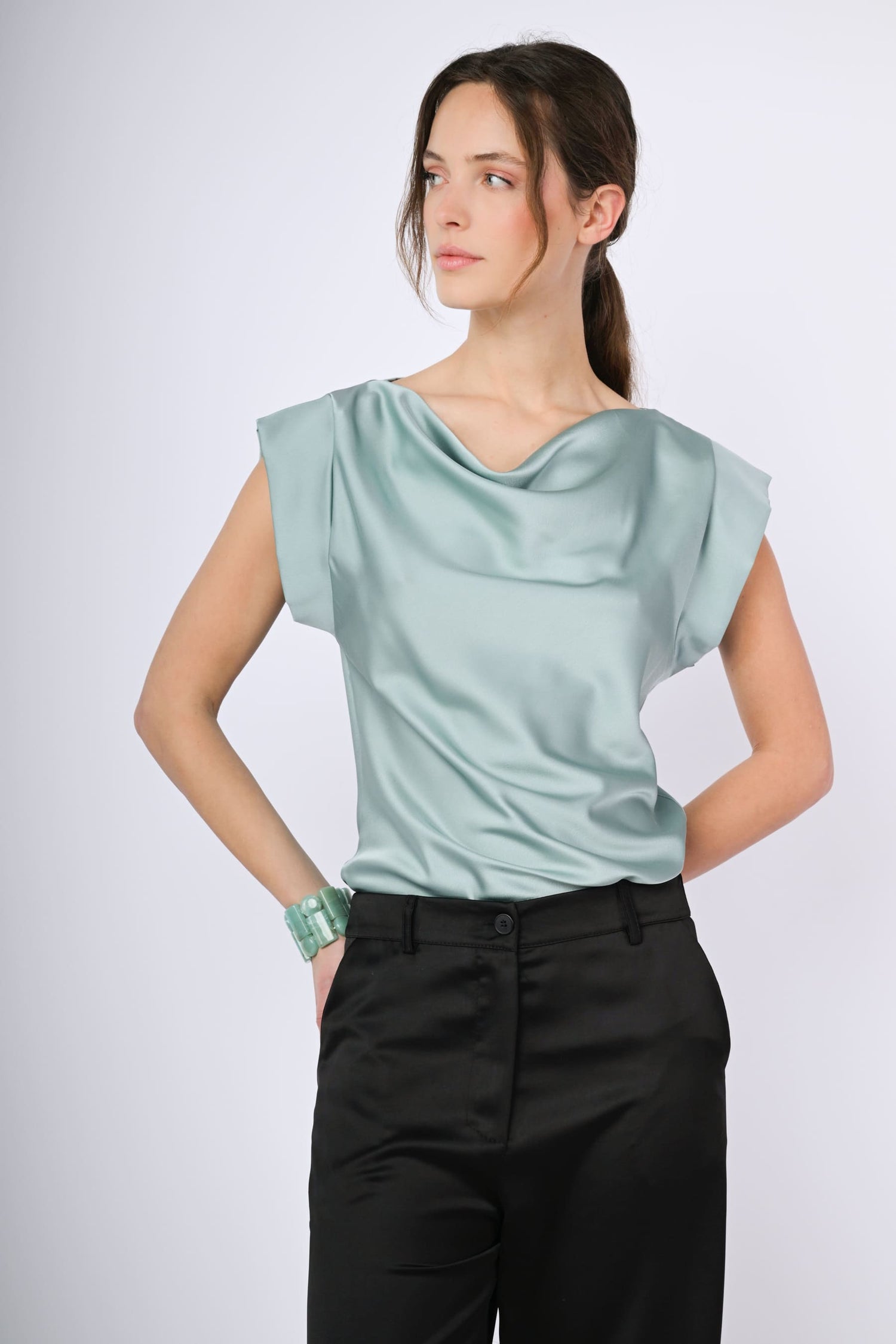 TF23107VE-24_2_2_5e0f6cb4-cf16-4272-bf4a-d796576ae7ae