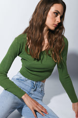 Pull crop con scollo quadrato