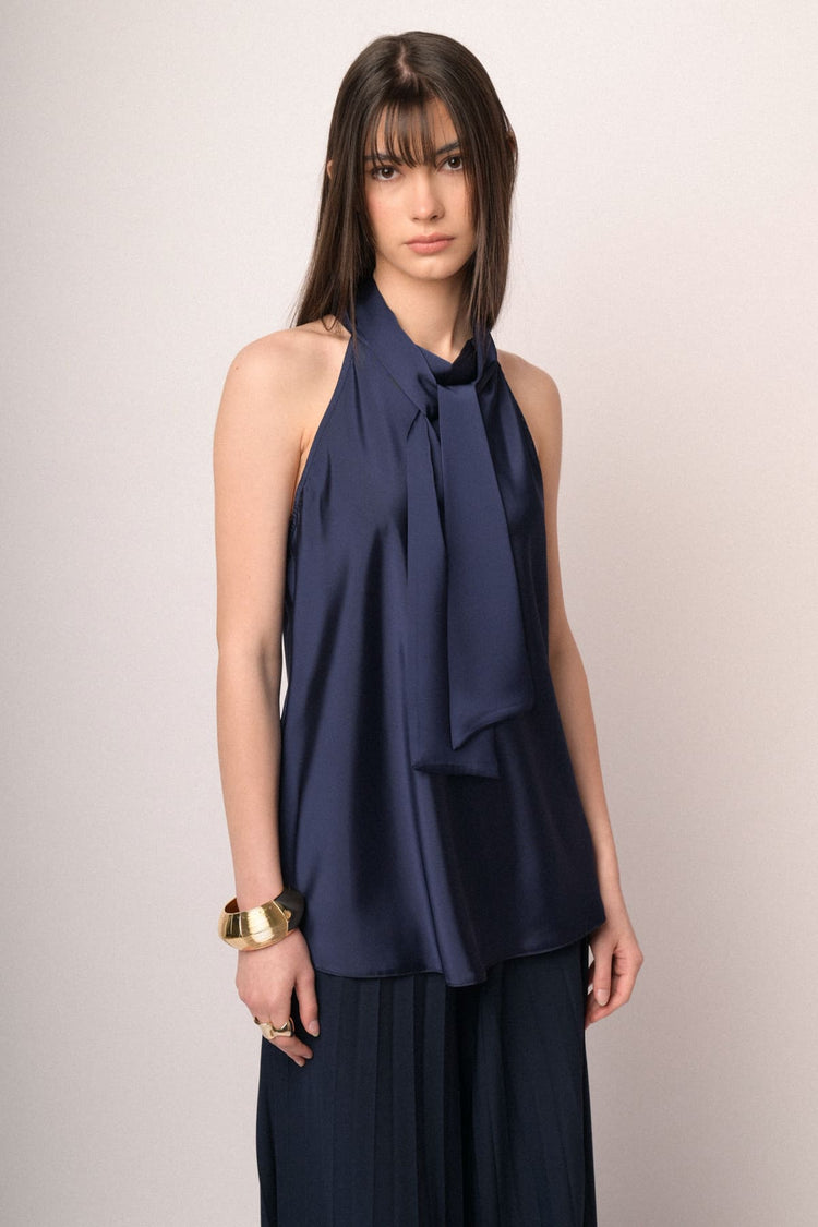 Top in raso con fiocco al collo blu