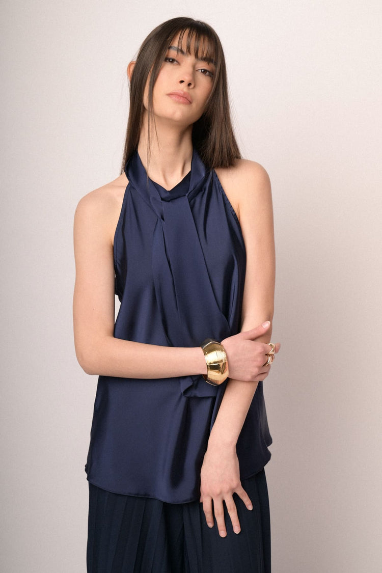 Top in raso con fiocco al collo blu