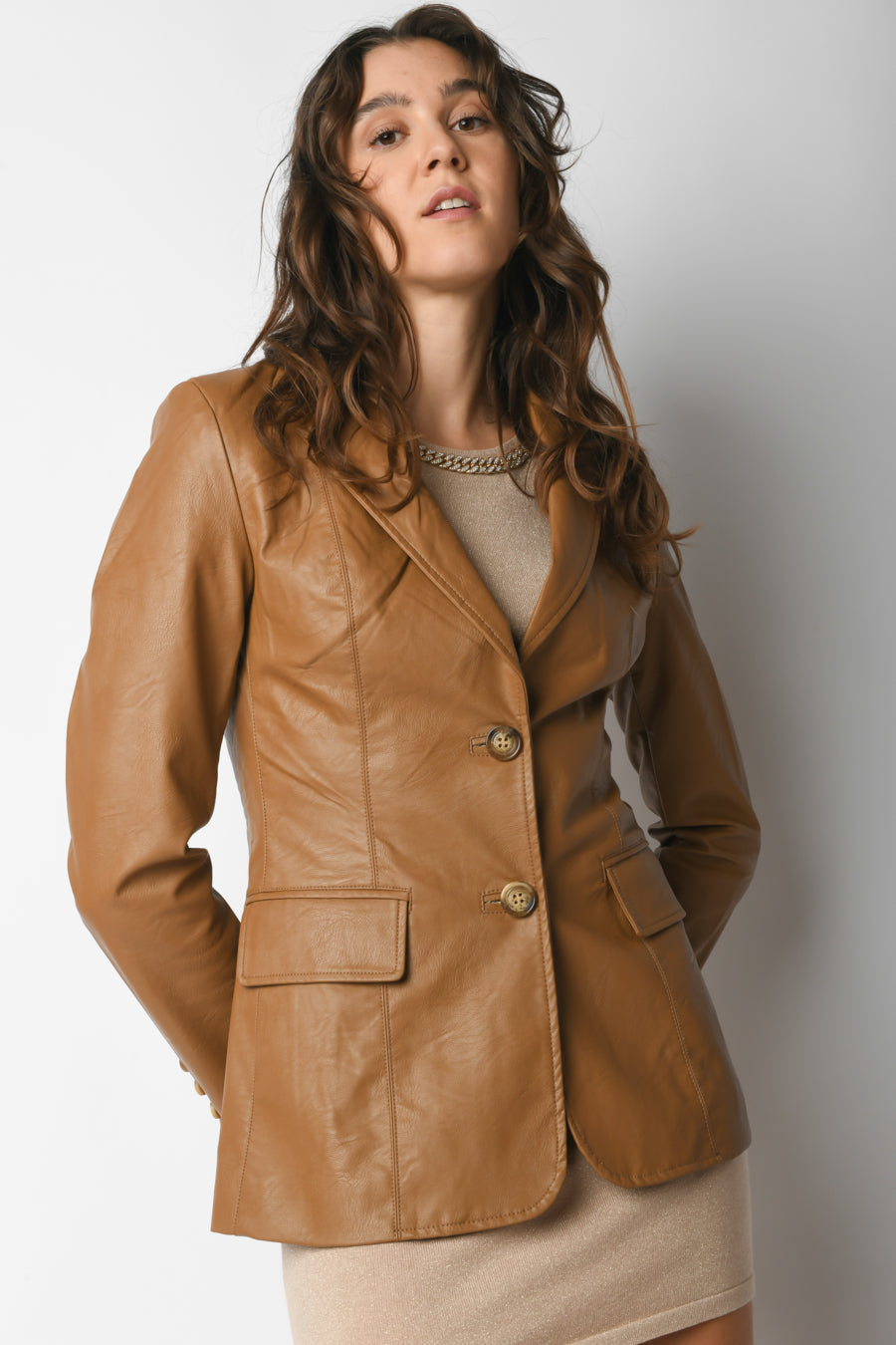 TT1143V2CM-23_5_5_29c8af55-5a4f-4975-8f7c-c4355f22f2d0