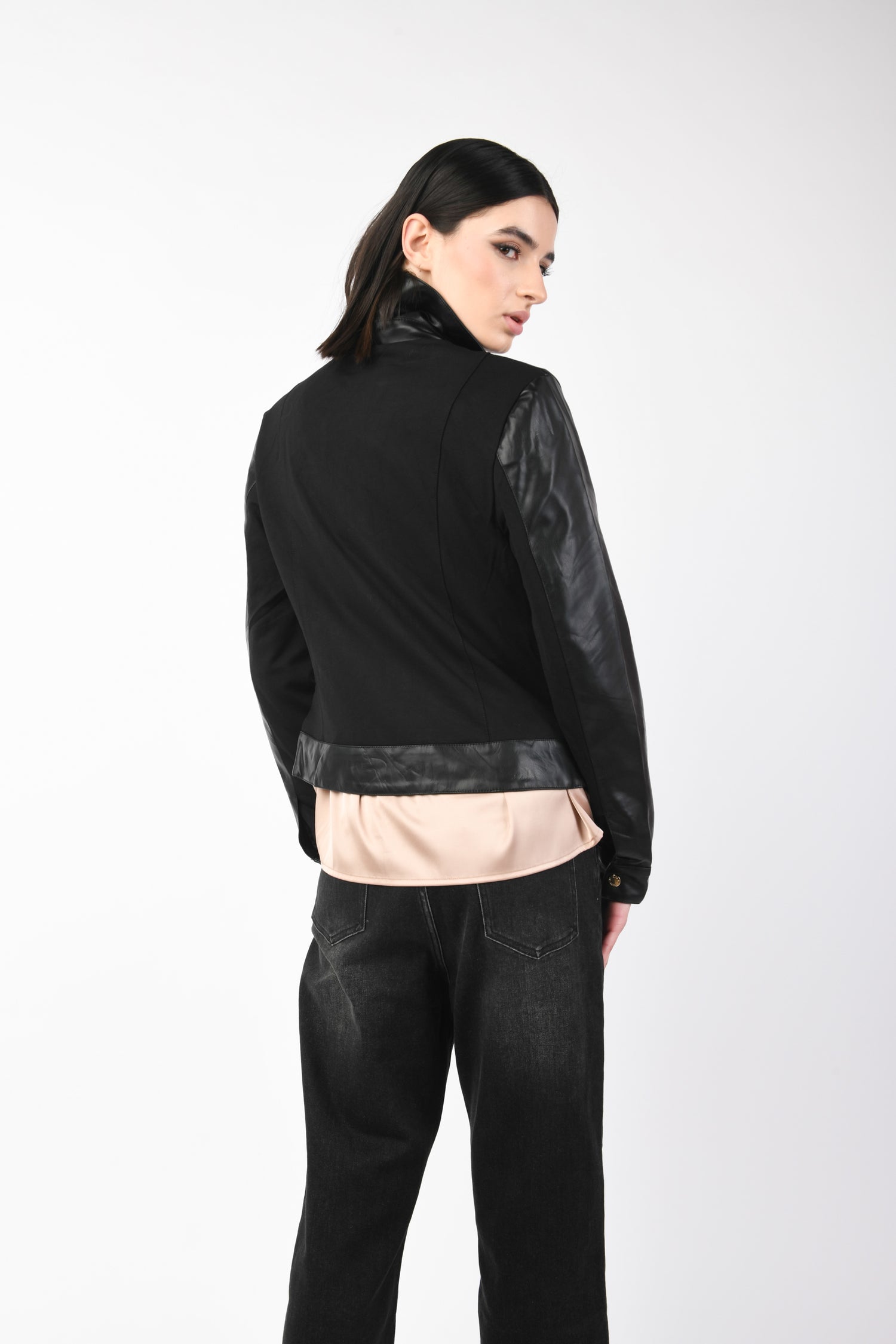 TT1155NE-23_7_7_b4c4cbde-1211-4a75-988f-6b3fc7a30d3d