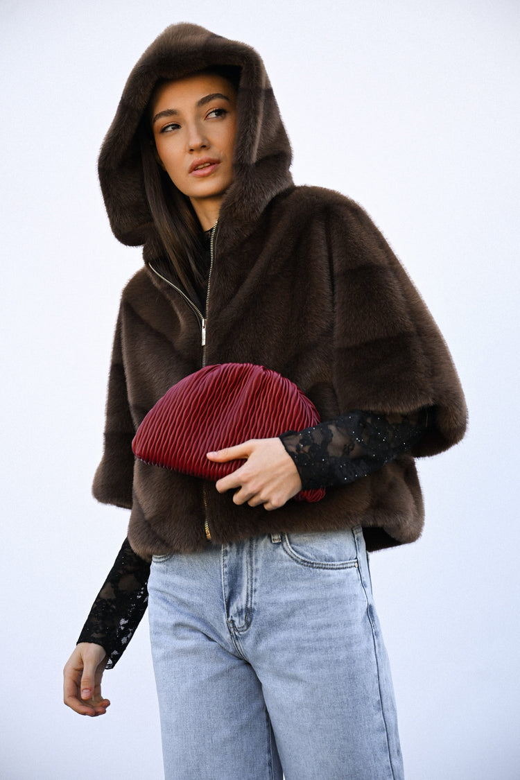 Giacca in faux fur con cappuccio