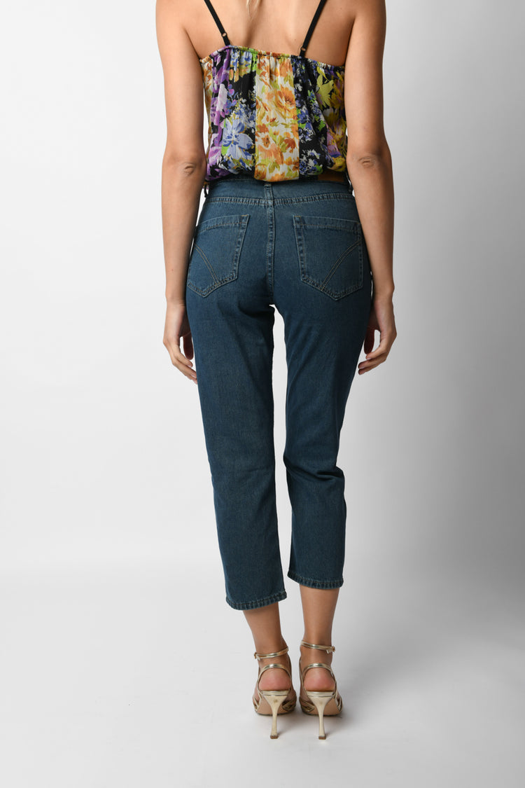 Jeans mom-fit con bottoni