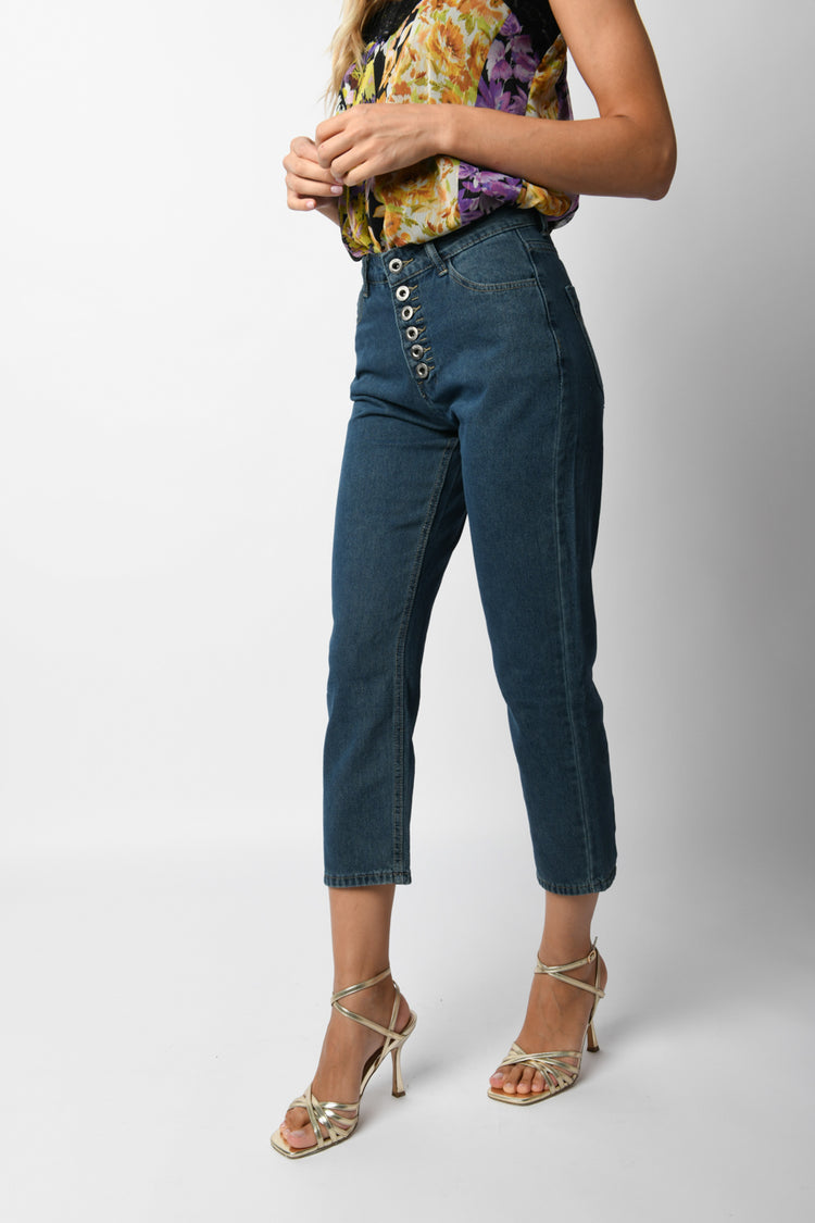 Jeans mom-fit con bottoni