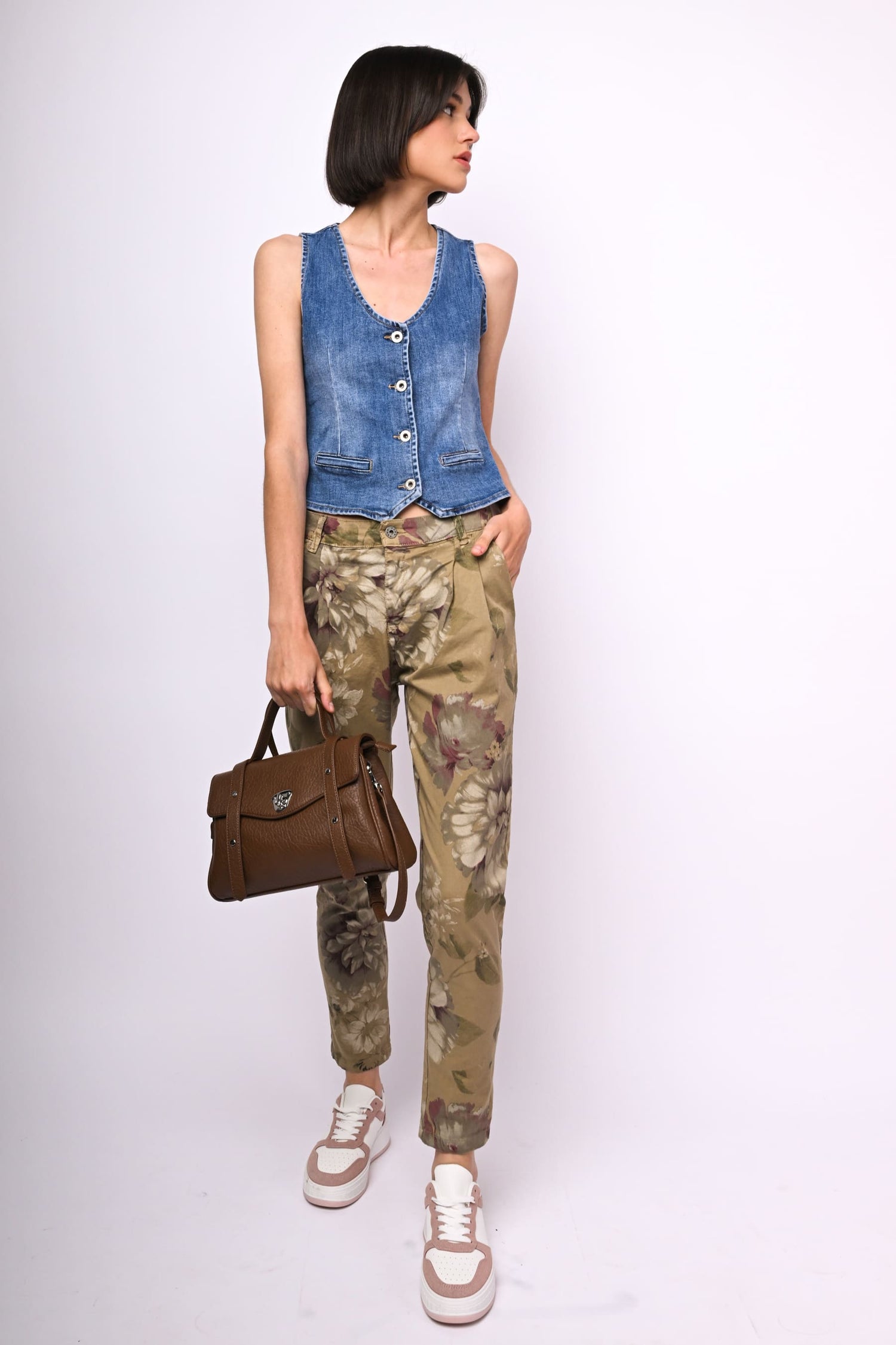 VA820187FAFG-24_8_8_856aa4a7-9328-4f45-9e1e-9246bea37fec