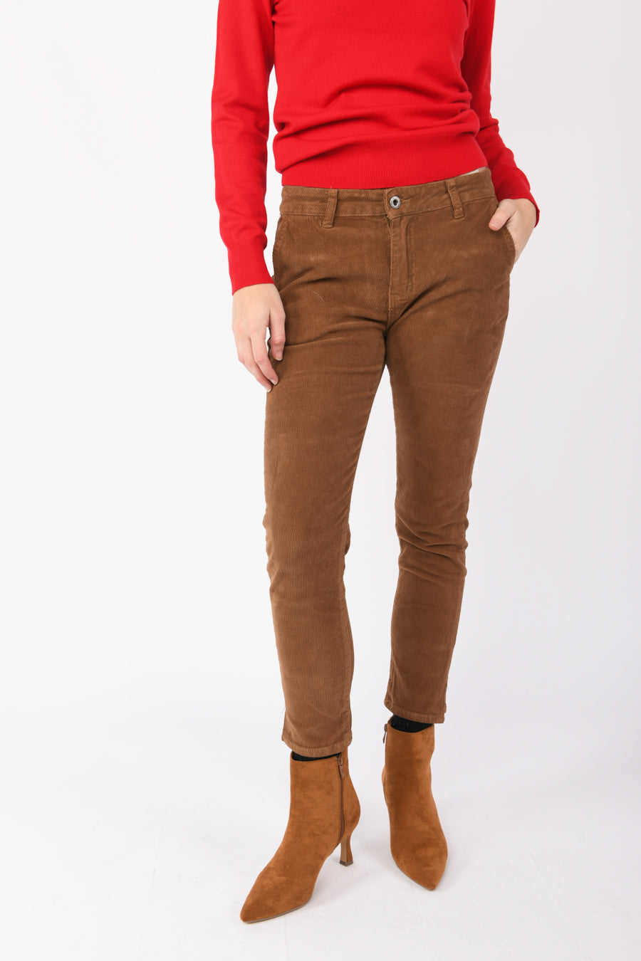 VA822243VEMO-23_1_1_a4371970-a7ca-4239-aaf3-afdbd7a7721c