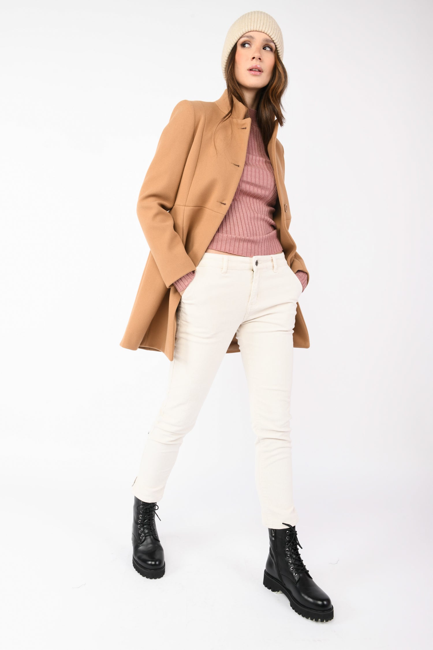 VA822243VEPA-23_1_1_6e544fd7-ebb7-4710-ac46-b77368203a5a