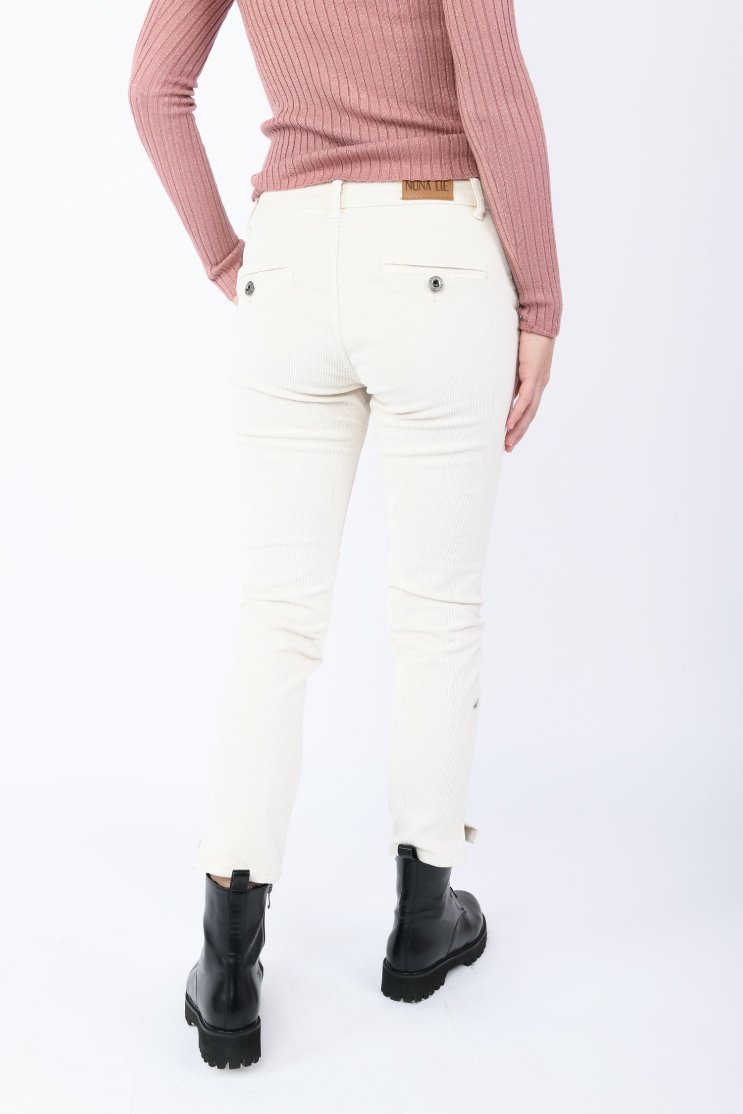 VA822243VEPA-23_3_3_b19488db-fdc8-49b9-9dae-208e6bb2ef11