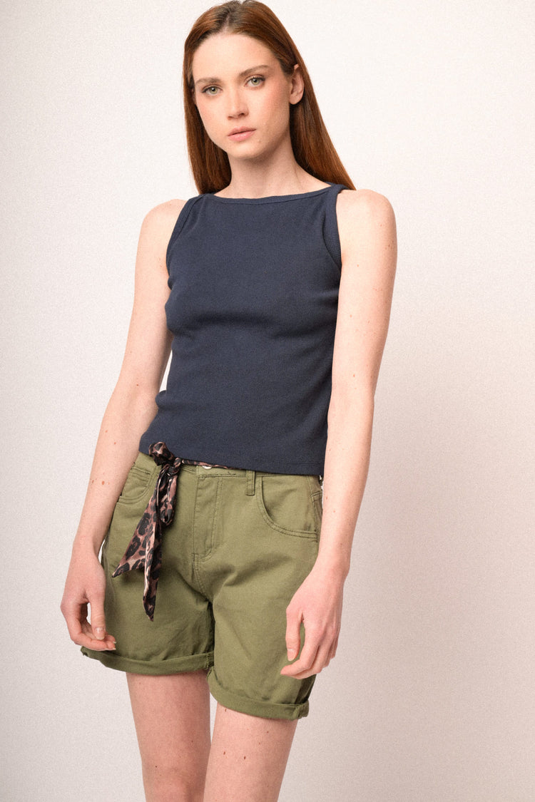 Shorts in cotone verde oliva con cintura-foulard