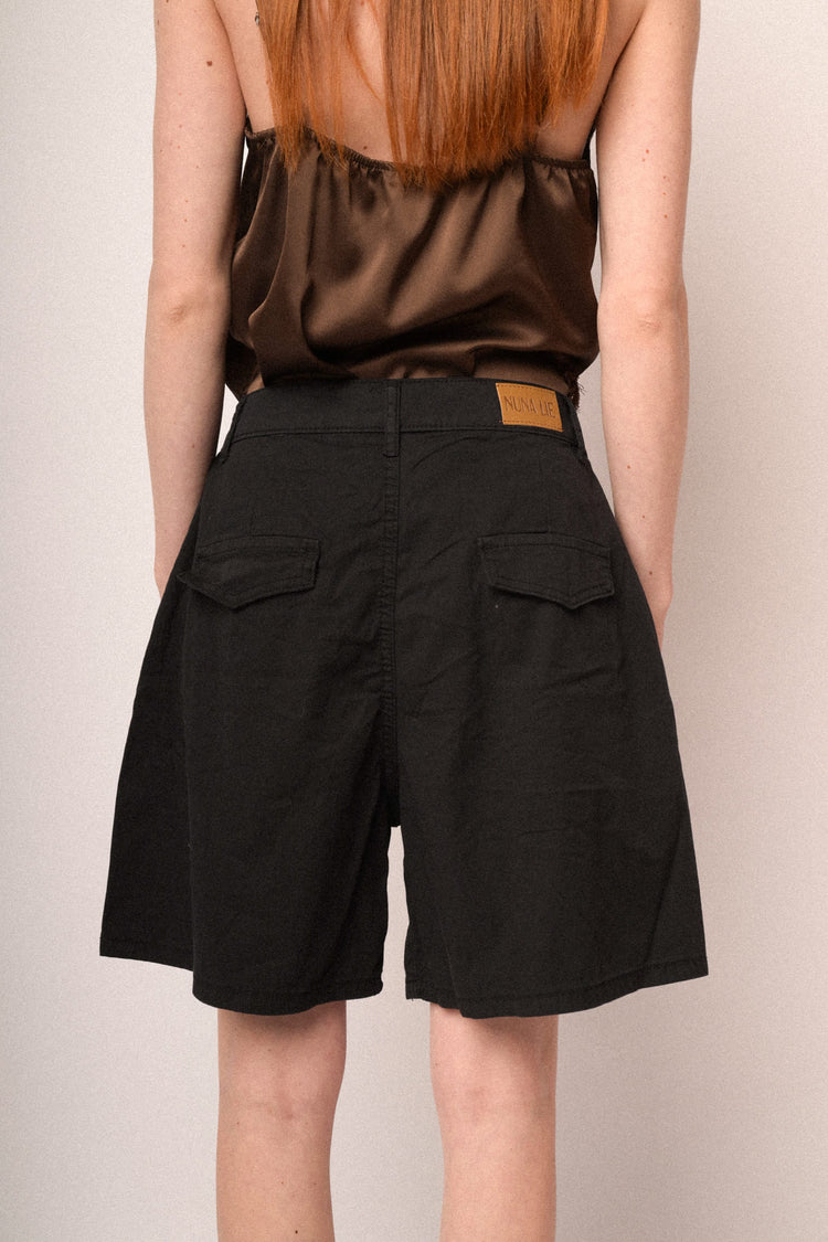 Shorts a gamba ampia in cotone nero