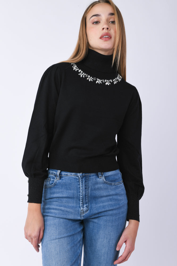 Dolcevita con strass decorativi