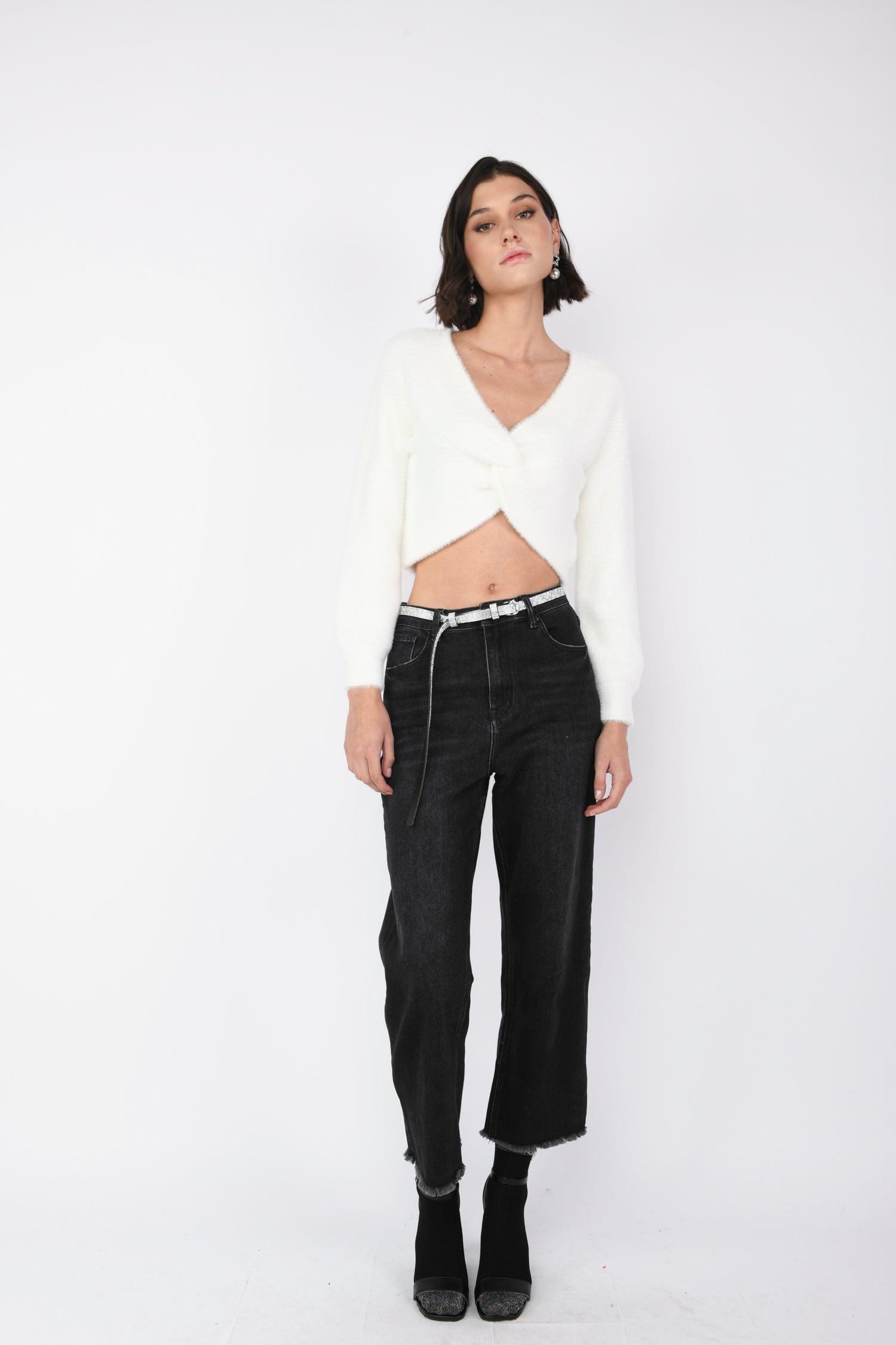 VG231401BI-23_7_6_b6e9711d-8f38-48d8-81ef-b2f58ca09234