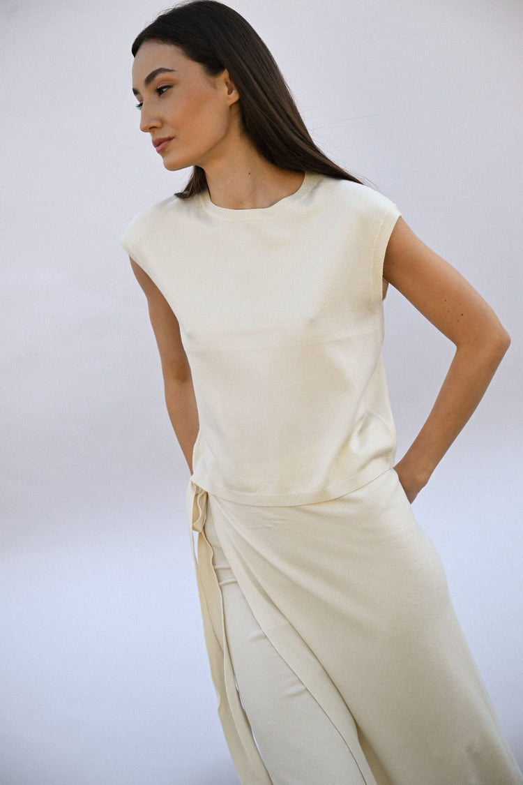 Pull basic senza maniche