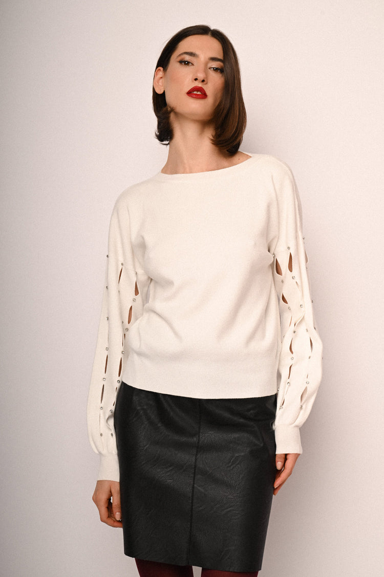 Pull con cut-outs e strass sulla maniche