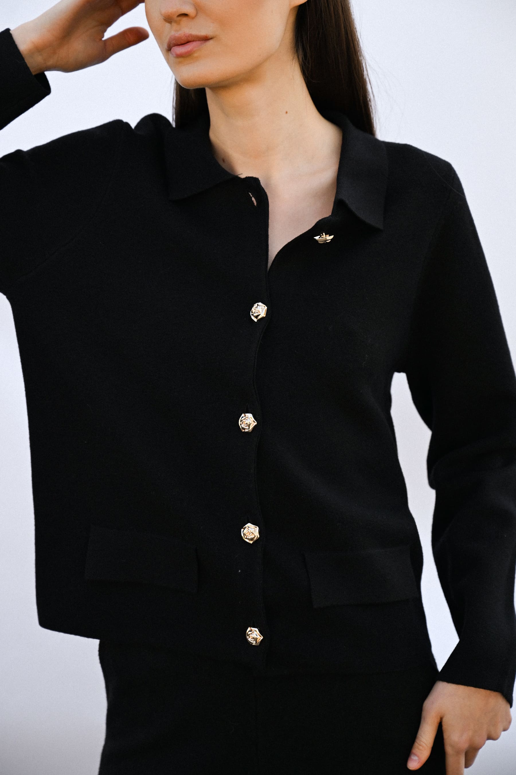 Cardigan con colletto e bottoni gioiello