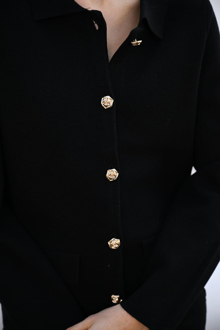 Cardigan con colletto e bottoni gioiello