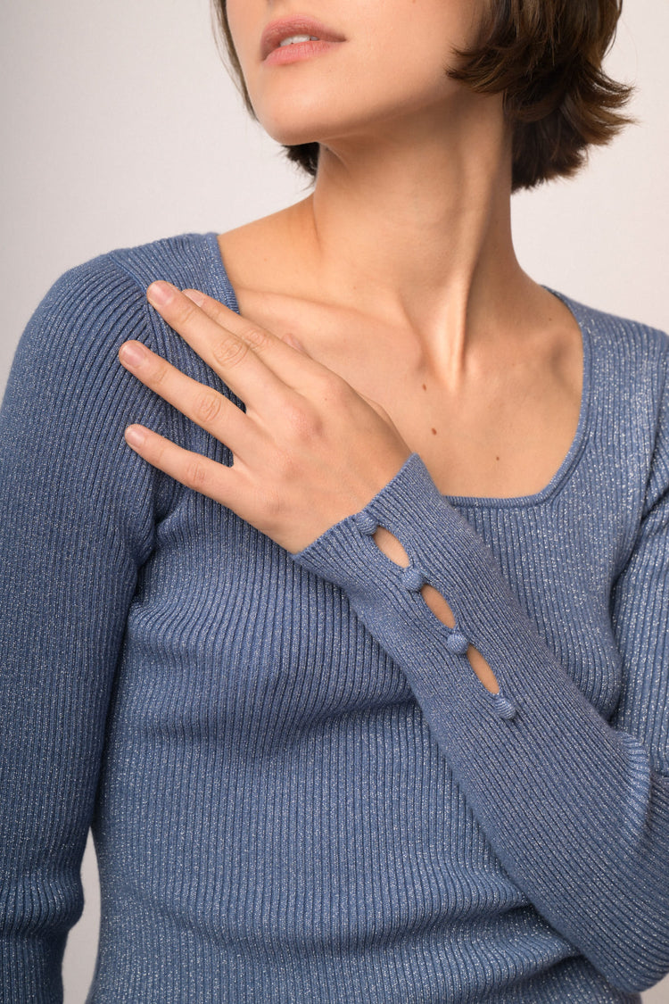 Maglia scollo con bottoni manica lurex