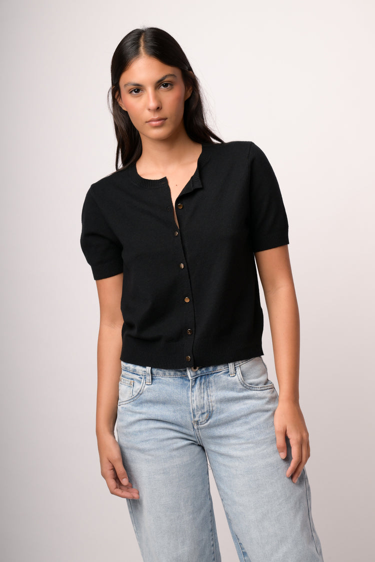 Cardigan maniche corte e bottoni