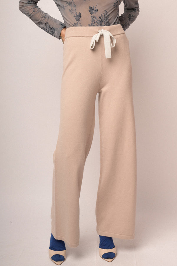 Pantaloni con lacci