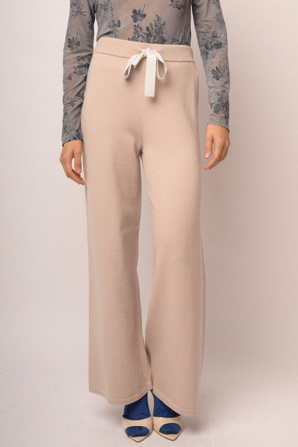 Pantaloni con lacci