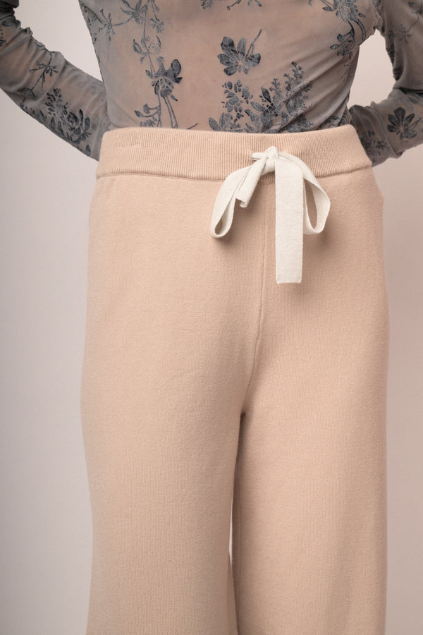 Pantaloni con lacci