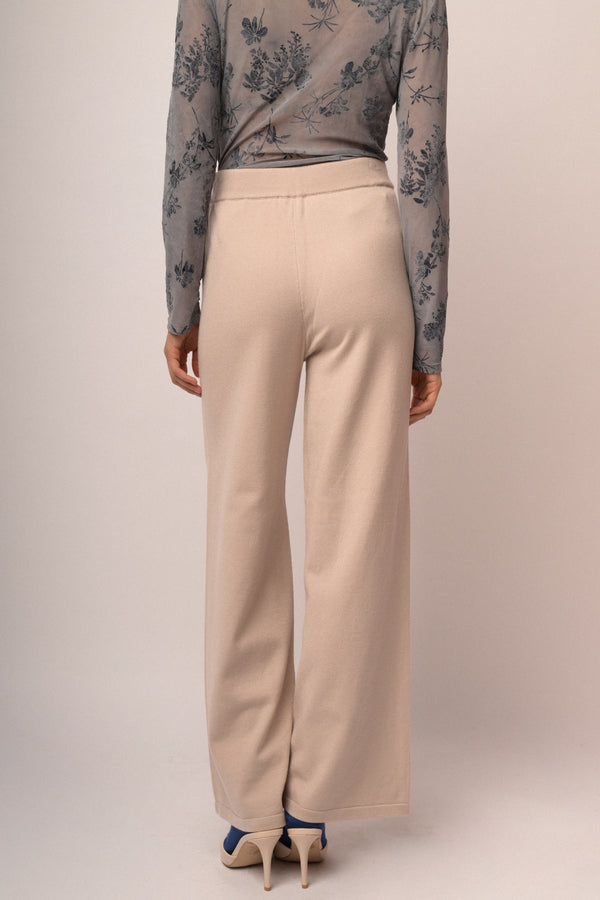 Pantaloni con lacci
