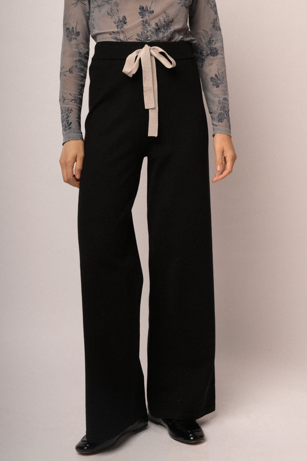 Pantaloni con lacci