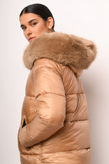 Piumino con cappuccio in faux fur