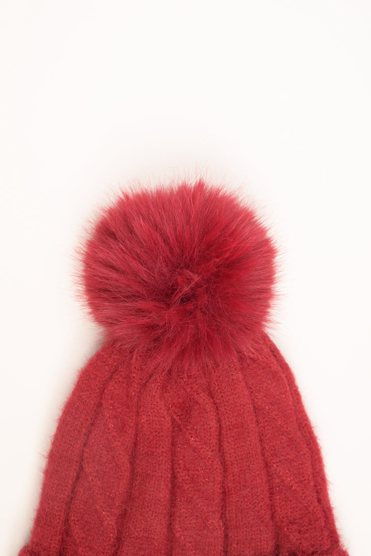 Cappello con trecce e pon pon bordeaux