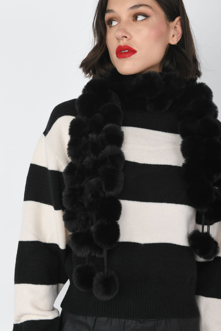 Sciarpa in faux fur a pompon