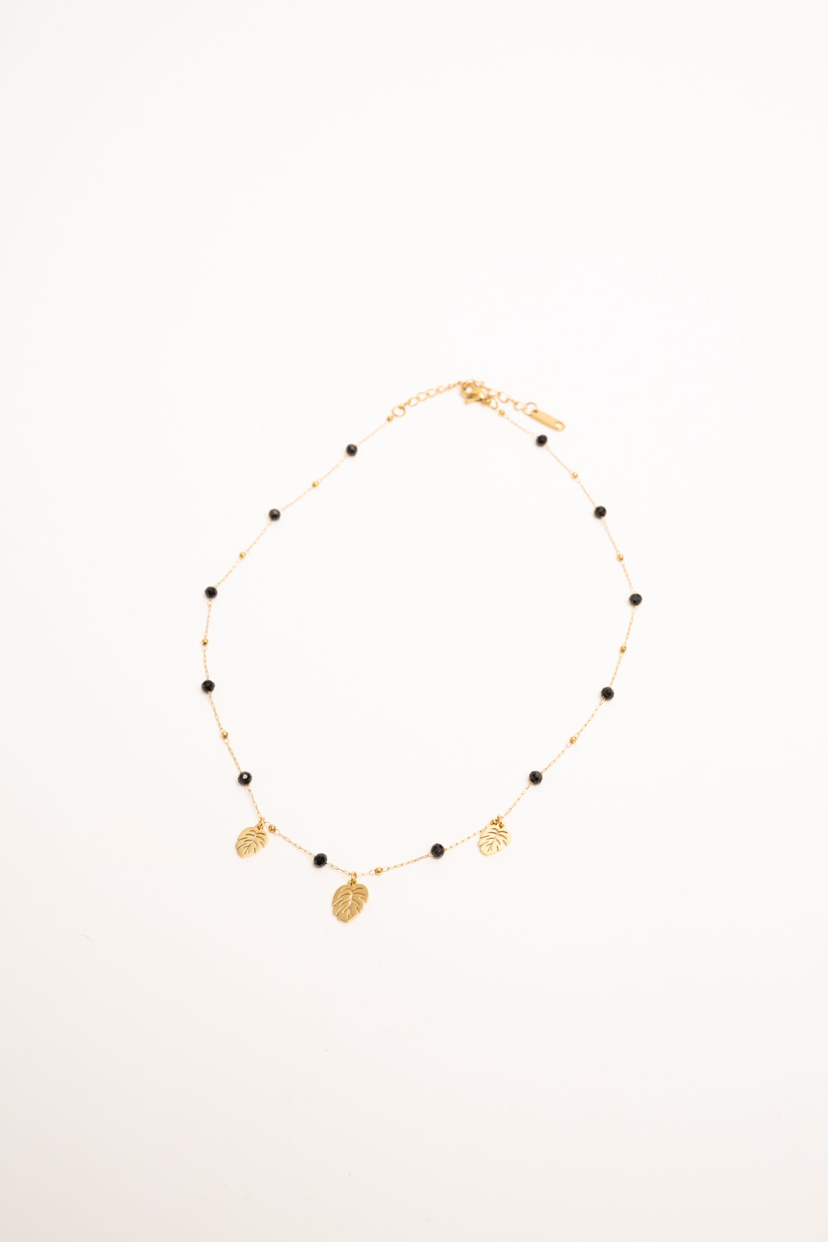 Collana catena e pendenti foglie