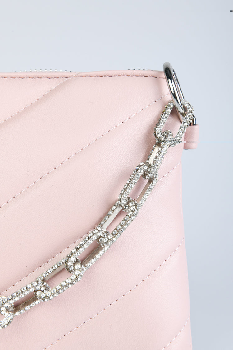 Clutch trapuntata con catena in strass