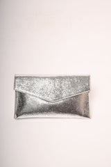 Pochette in similpelle lucida effetto animalier