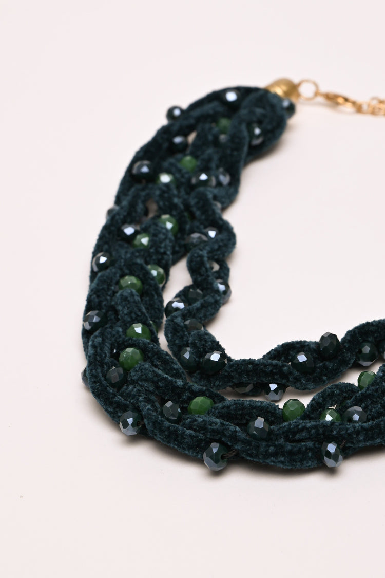 Collana a fili intrecciati con perline