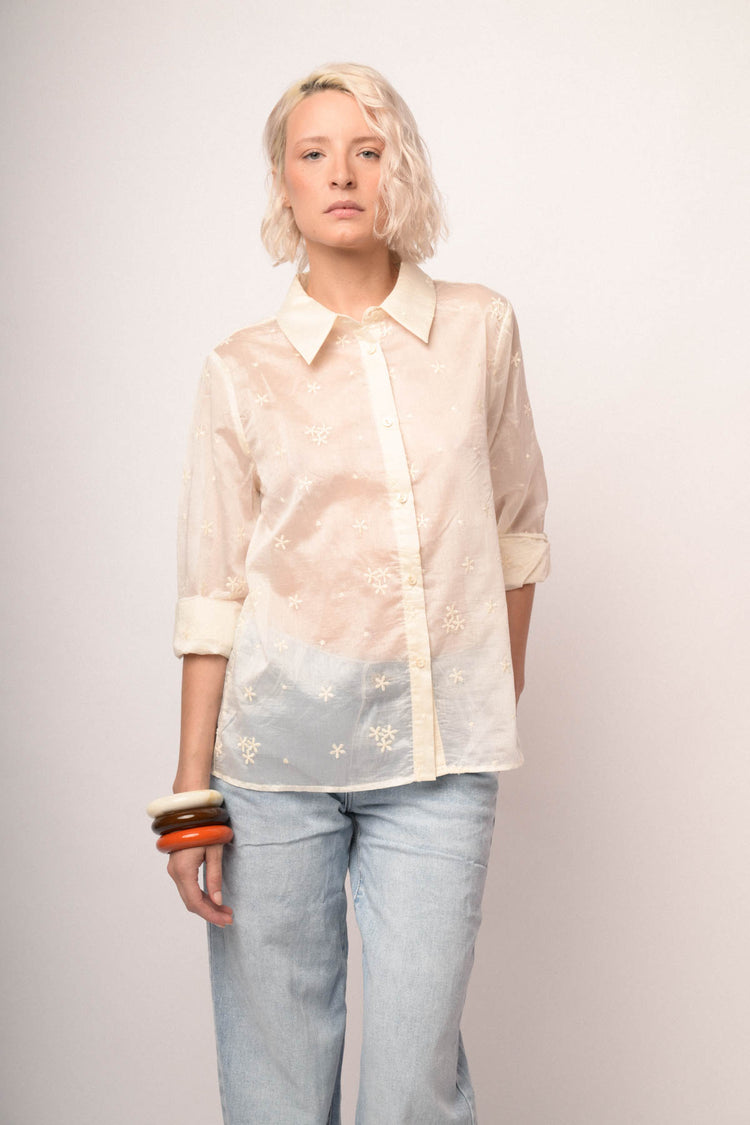 Camicia trasparenze e ricami