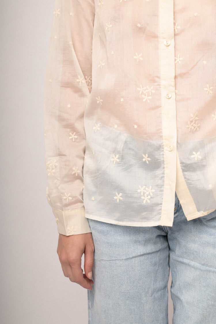 Camicia trasparenze e ricami