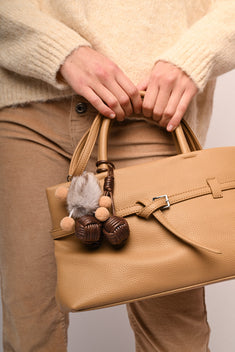 Borsa a mano con portachiavi