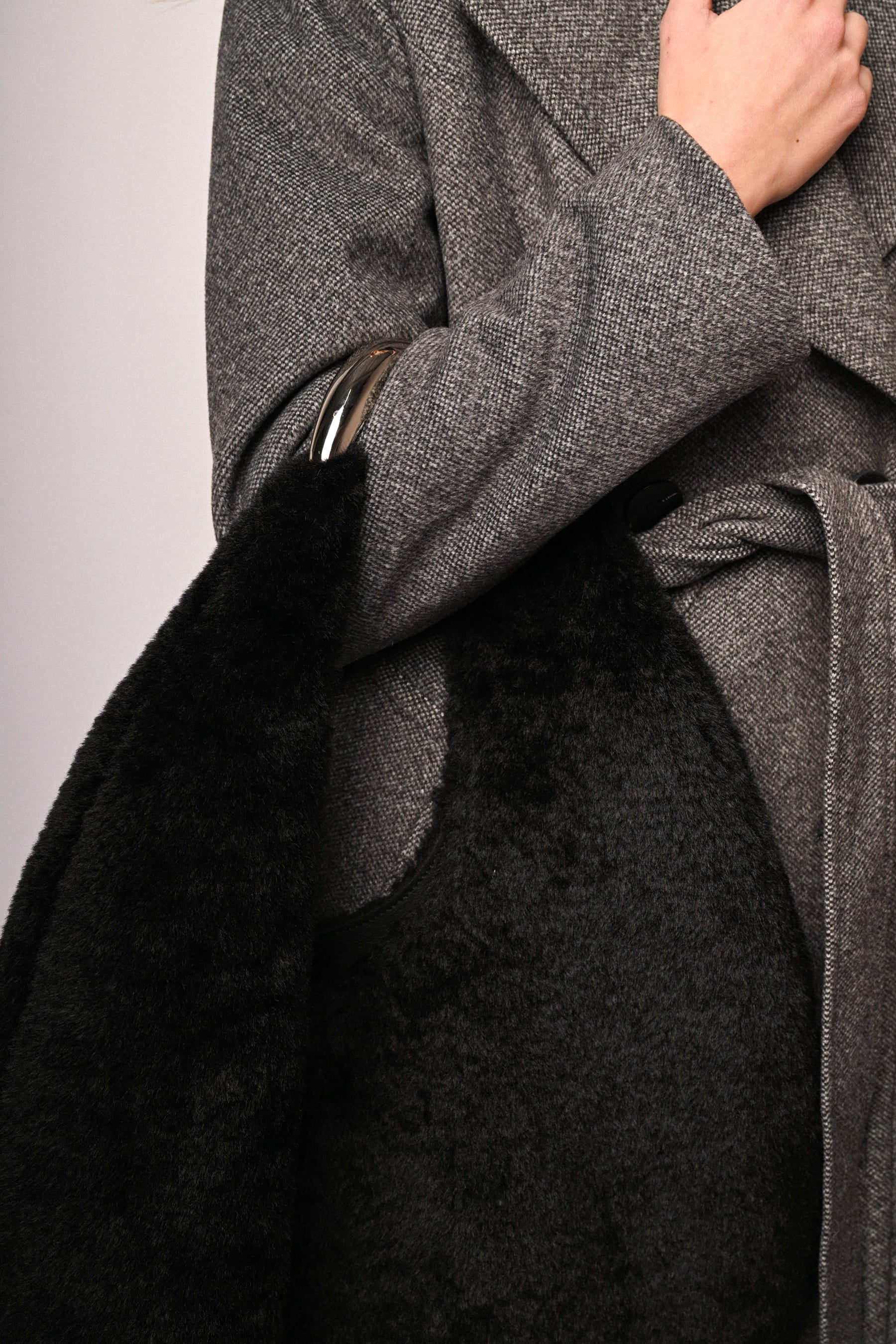 Borsa hobo in faux fur