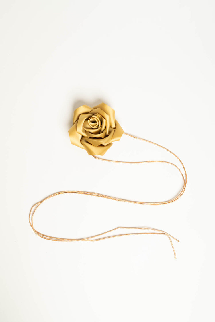 Collana laccio e fiore